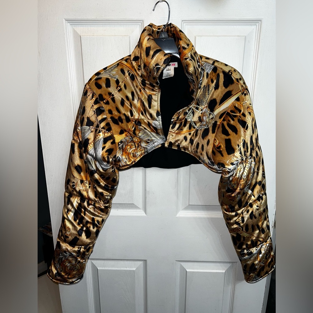 Size Small Animal Print Crop Jacket